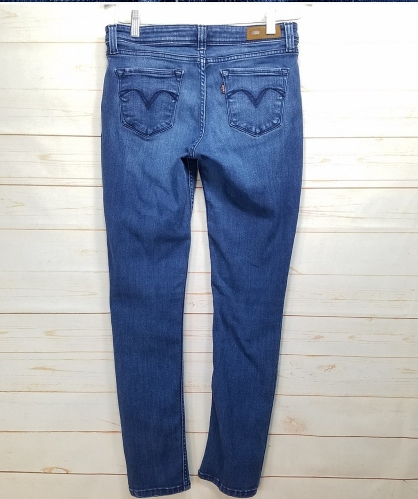 Levi's size 28